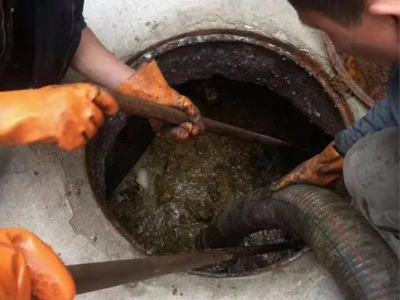 和平清理化粪池时如何避免沼气的危害?